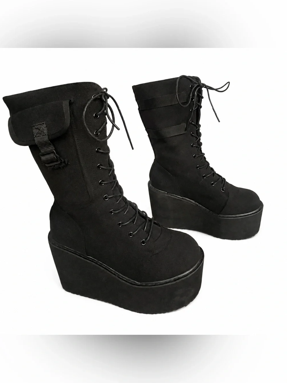 N/A black canvas